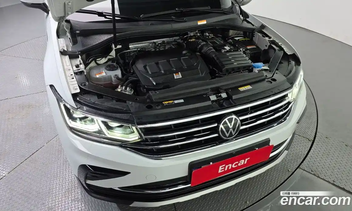 Volkswagen Tiguan 2023 2.0 Автомат в Москве № 499759, фото 6