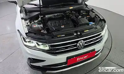 Volkswagen Tiguan 2023 2.0 Автомат в Москве № 499759, миниатюра 6