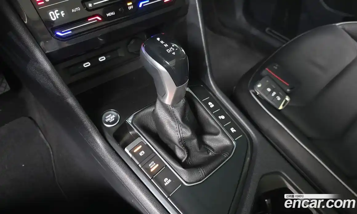 Volkswagen Tiguan 2023 2.0 Автомат в Москве № 499759, фото 9