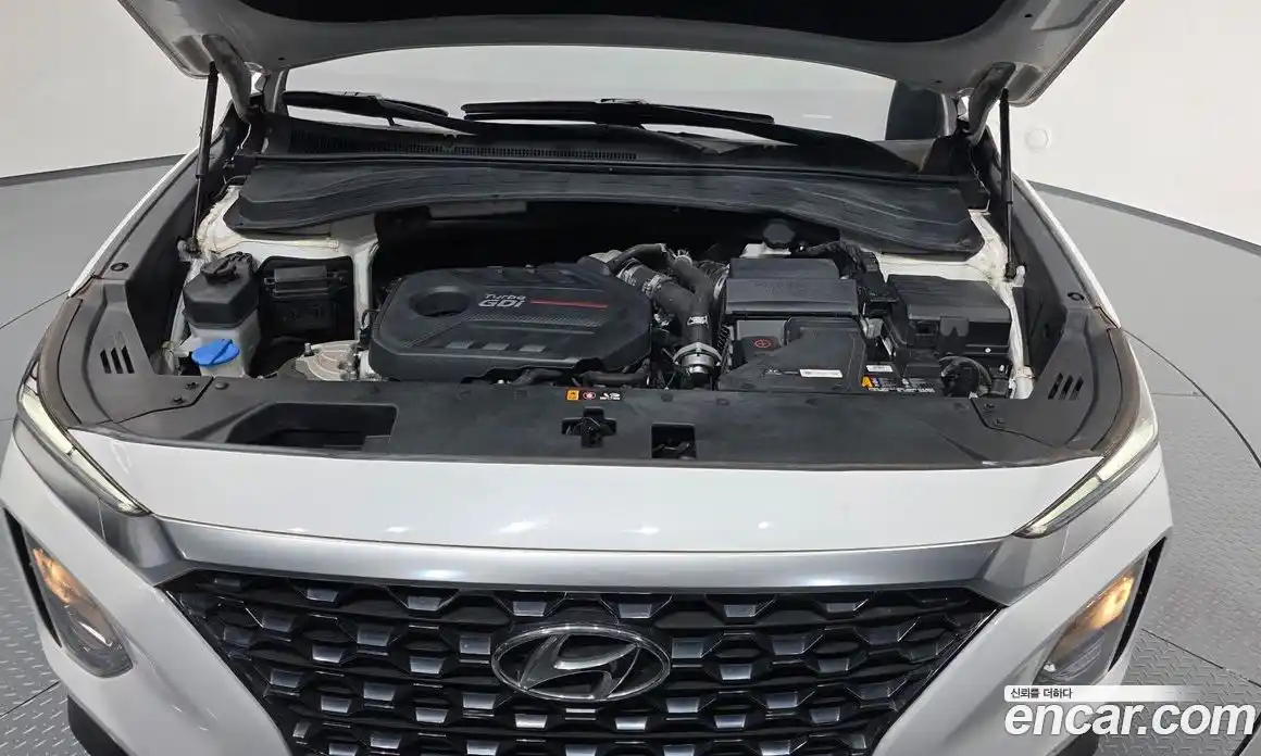 Hyundai Santa Fe 2020 2.0 Автомат в Москве № 518714, фото 5