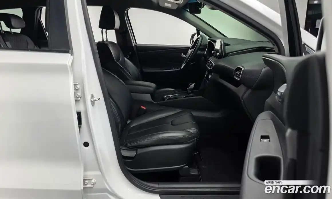 Hyundai Santa Fe 2020 2.0 Автомат в Москве № 518714, фото 9