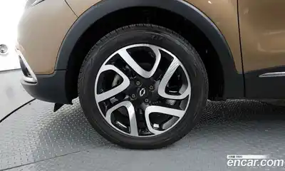 Renault QM3 2016 1.5 Автомат в Москве № 520616, миниатюра 5