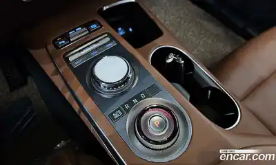 Genesis GV70 2024 2.5 Автомат в Москве № 523660, миниатюра 8