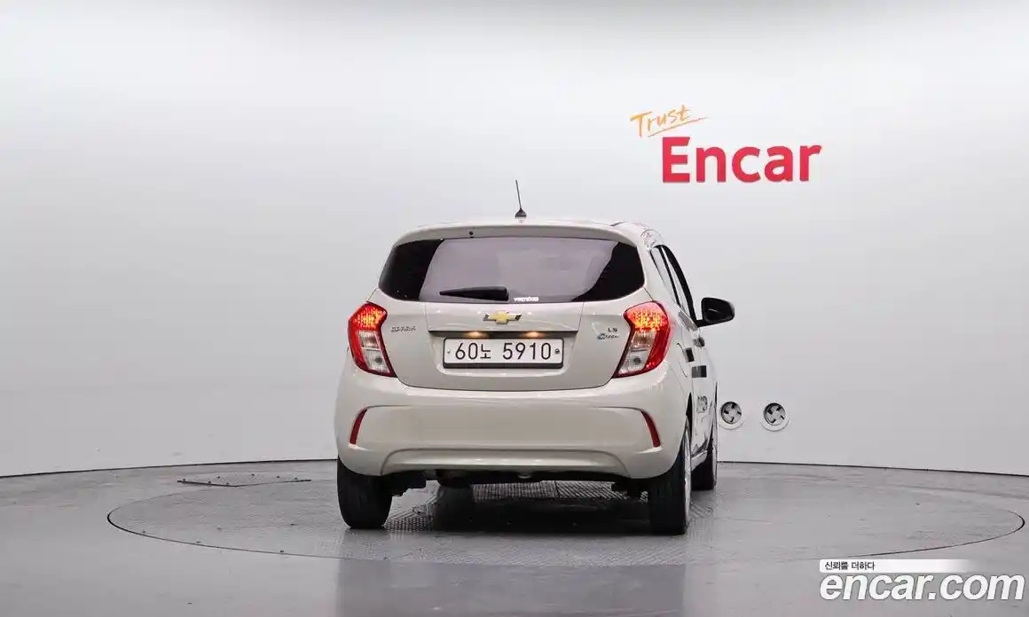 Chevrolet Spark 2016 1.0 Автомат в Москве № 527819, фото 4