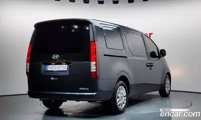 Hyundai Staria, 2025