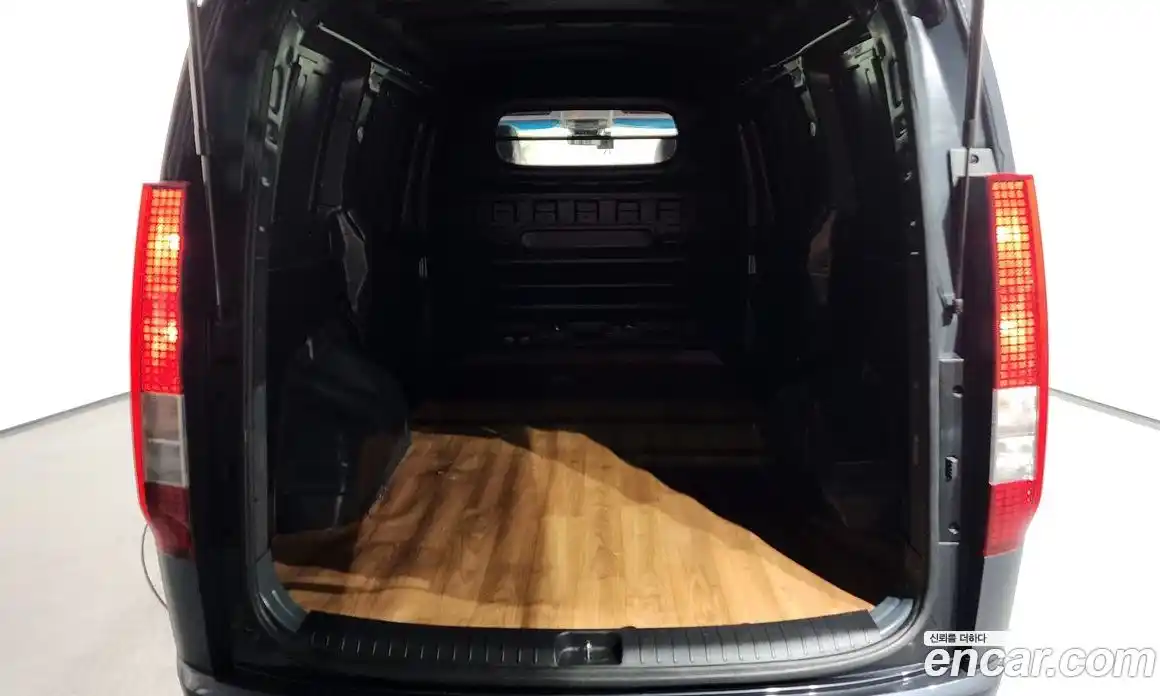 Hyundai Staria 2025 3.5 Автомат в Москве № 529576, фото 19