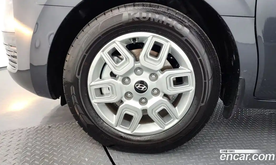 Hyundai Staria 2025 3.5 Автомат в Москве № 529576, фото 4