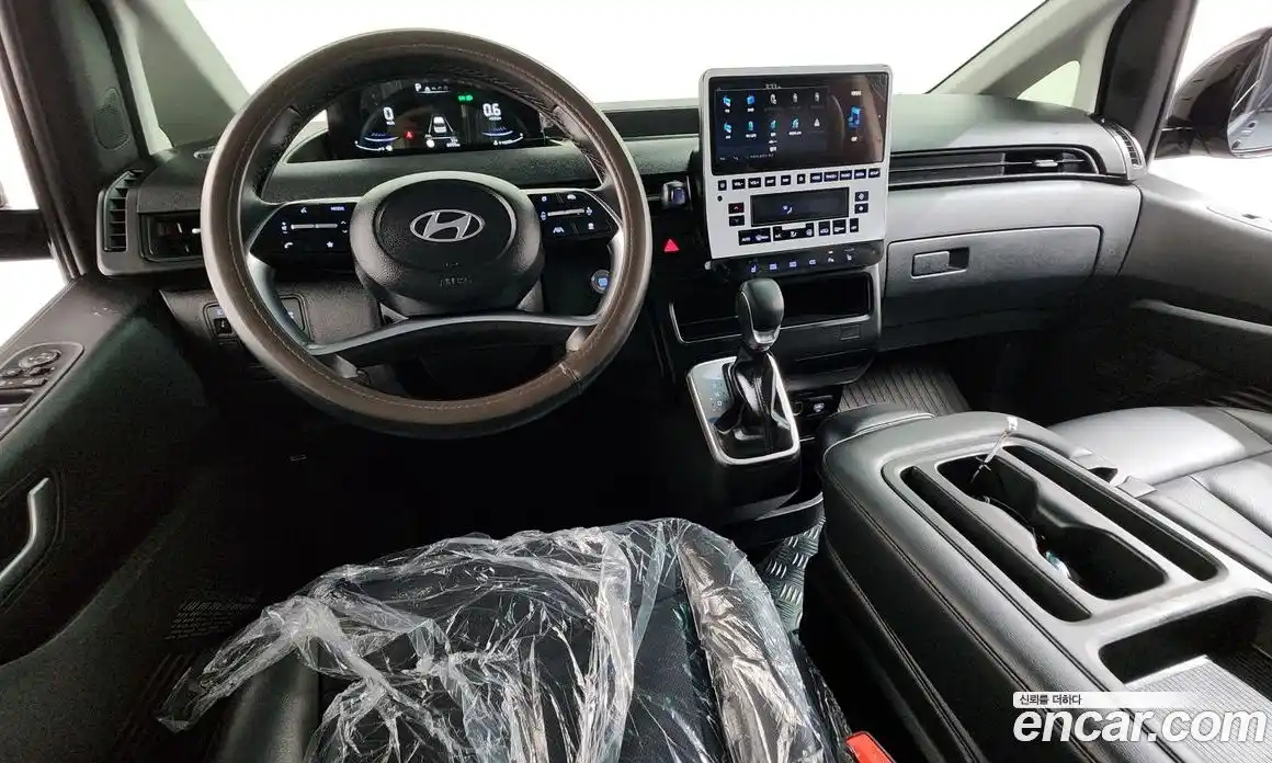 Hyundai Staria 2025 3.5 Автомат в Москве № 529576, фото 6