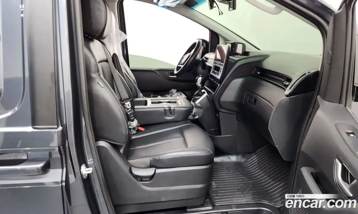 Hyundai Staria 2025 3.5 Автомат в Москве № 529576, фото 10