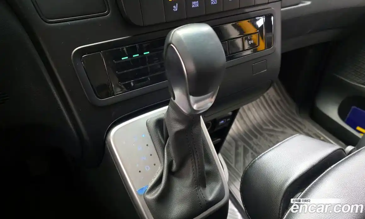 Hyundai Staria 2023 3.5 Автомат в Москве № 531284, фото 9