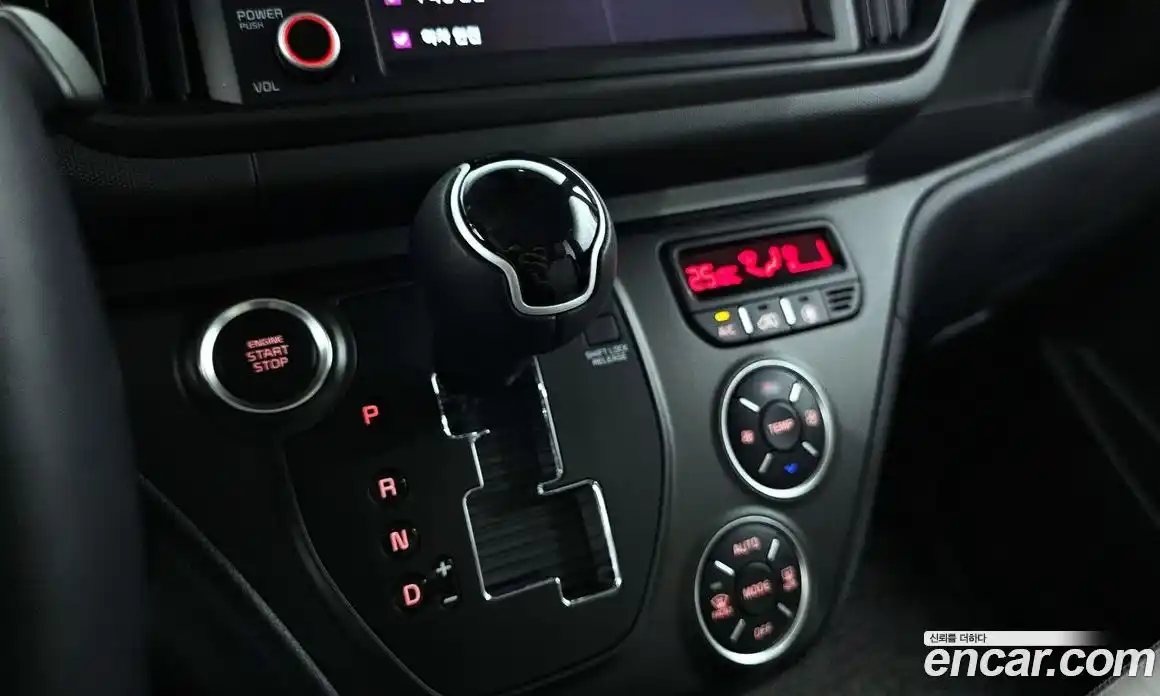 Kia Ray 2023 1.0 Автомат в Москве № 532237, фото 9