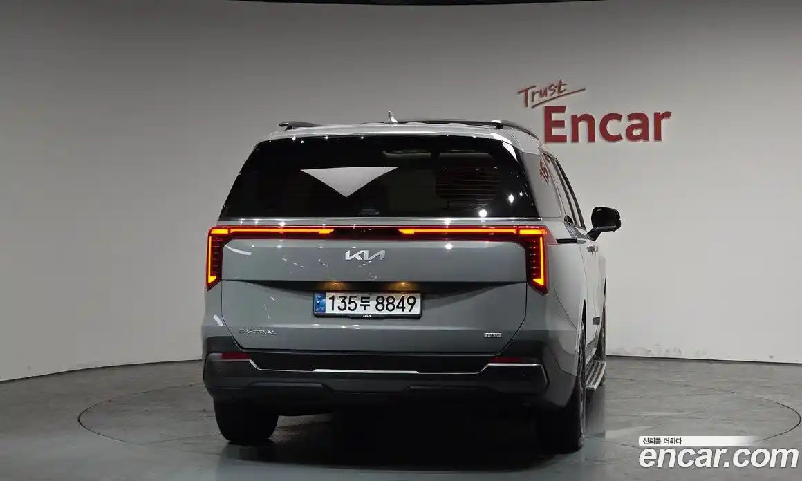 Kia Canival 2024 1.6 Автомат в Москве № 532444, фото 3