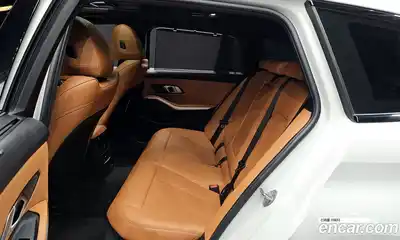 BMW 3-Series 2024 2.0 Автомат в Москве № 534083, миниатюра 11