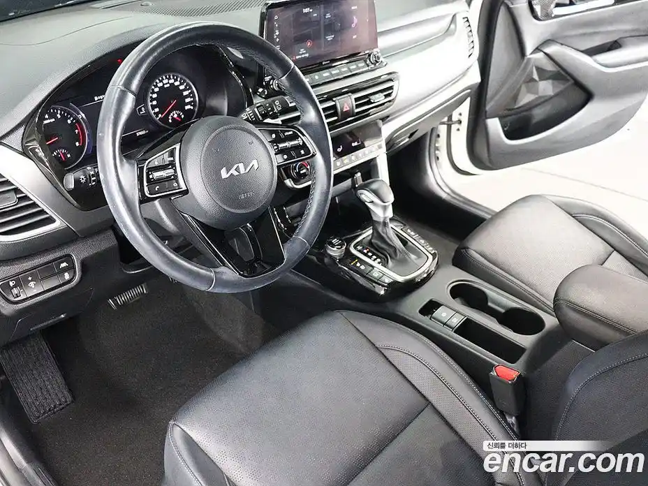 Kia Seltos 2023 1.6 Автомат в Москве № 535217, фото 16