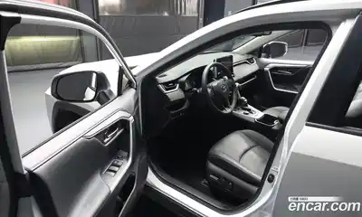 Toyota RAV4 2025 2.5 Автомат в Москве № 535368, миниатюра 10