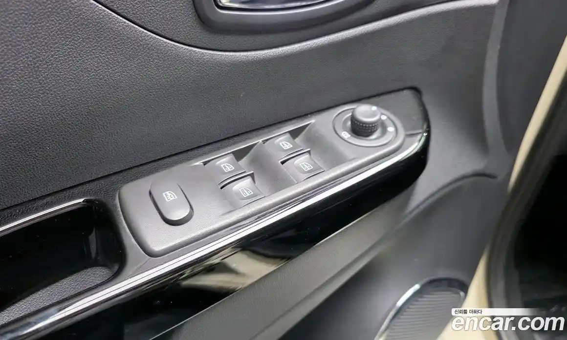 Renault QM3 2017 1.5 Автомат в Москве № 535746, фото 14