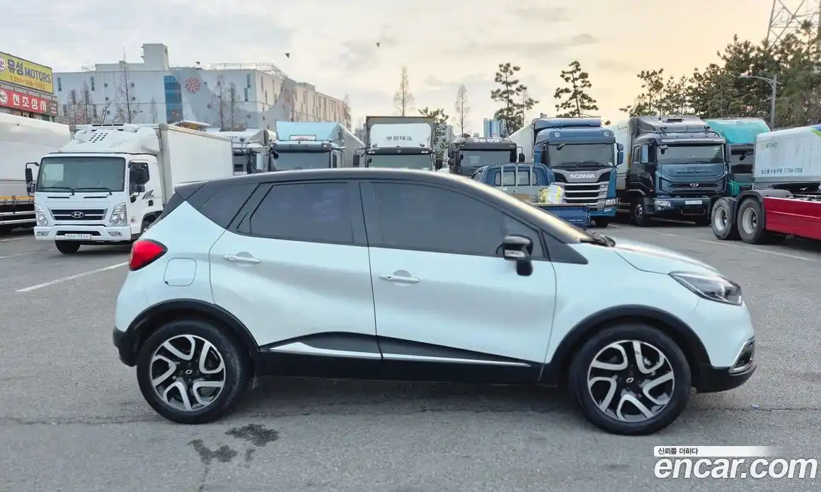 Renault QM3 2017 1.5 Автомат в Москве № 537220, фото 8