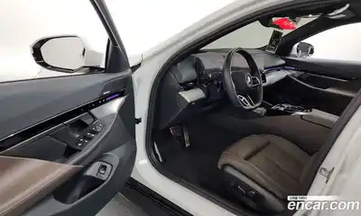 BMW 5-Series 2024 2.0 Автомат в Москве № 538738, миниатюра 10