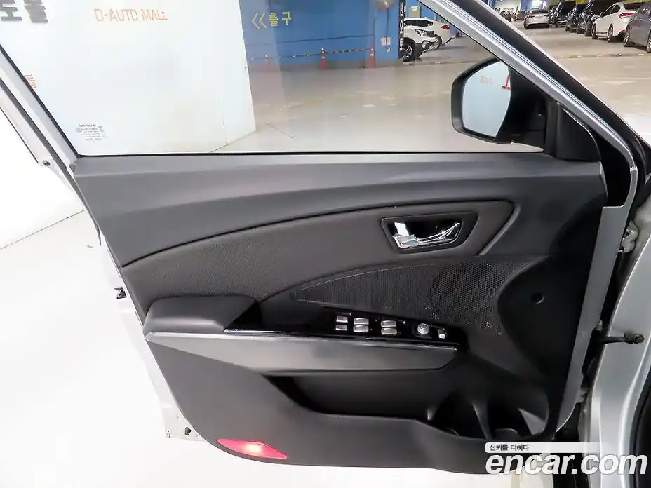 SsangYong TIBOLI 2019 1.6 Автомат в Москве № 539375, фото 13