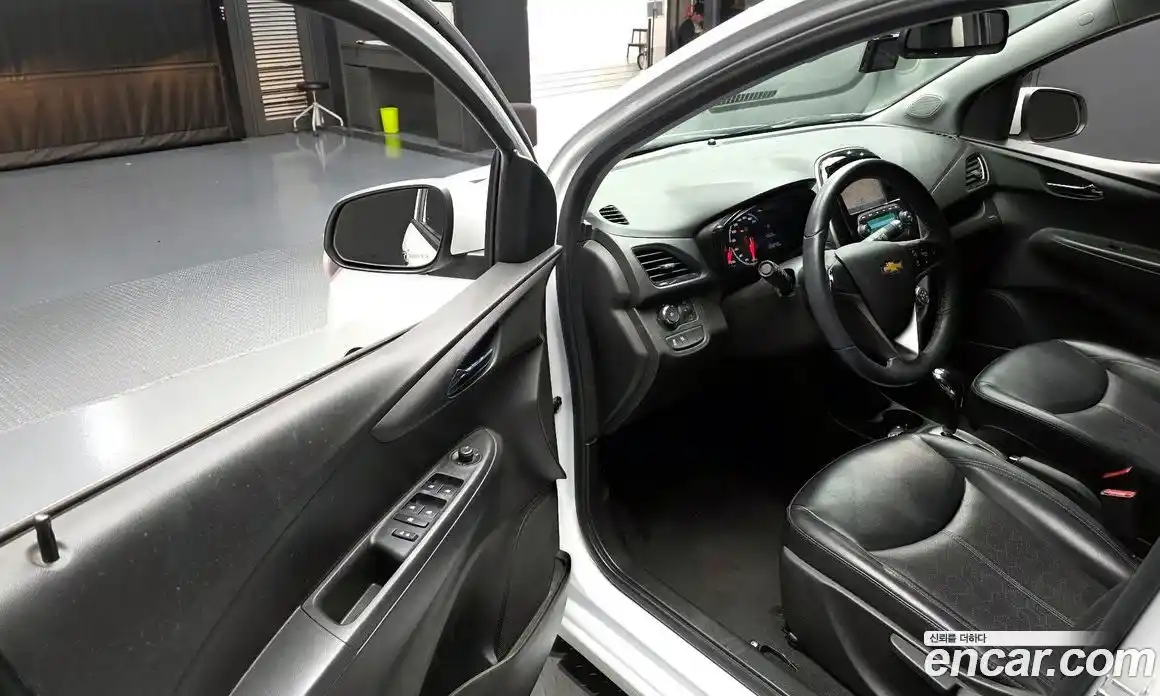 Chevrolet Spark 2018 1.0 Автомат в Москве № 540064, фото 11