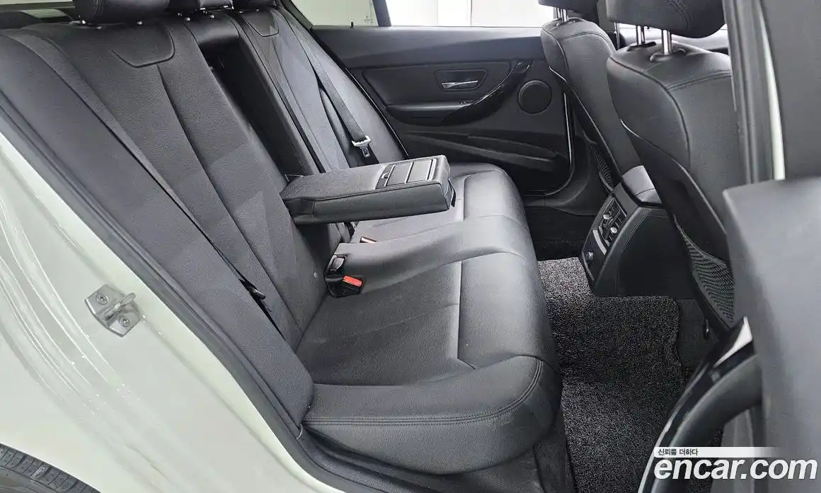 BMW 3-Series 2016 2.0 Автомат в Москве № 540982, фото 12