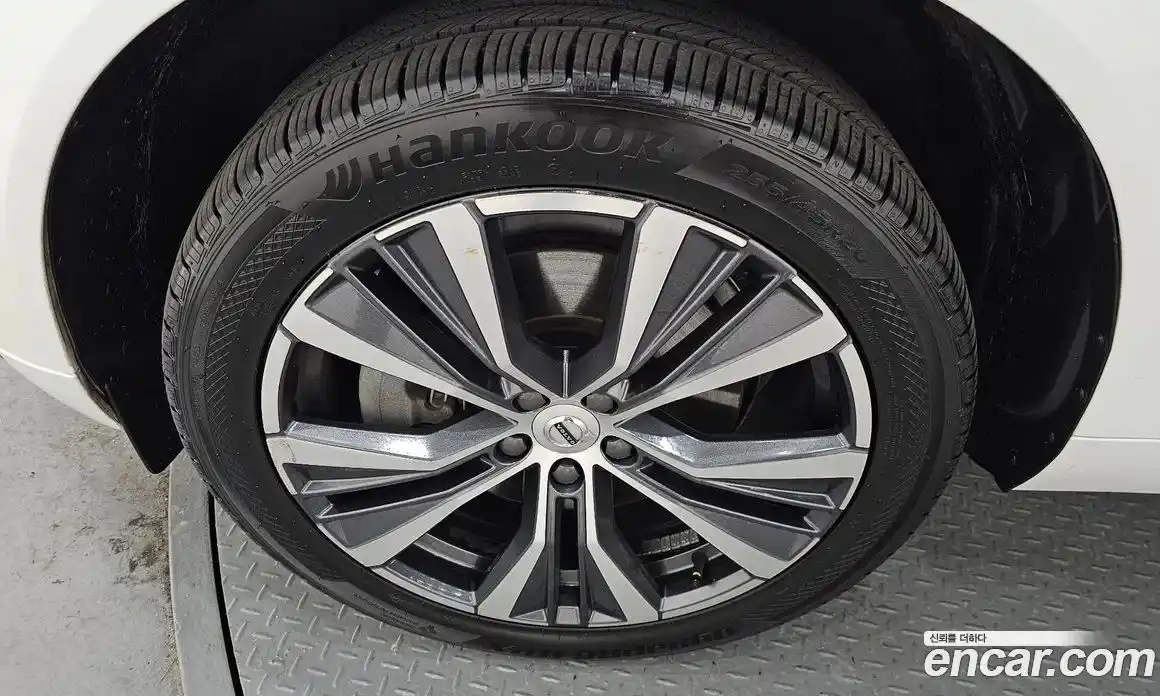 Volvo XC60 2022 2.0 Автомат в Москве № 545099, фото 5