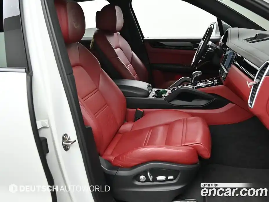 Porsche Cayenne 2020 3.0 Автомат в Москве № 545572, фото 10