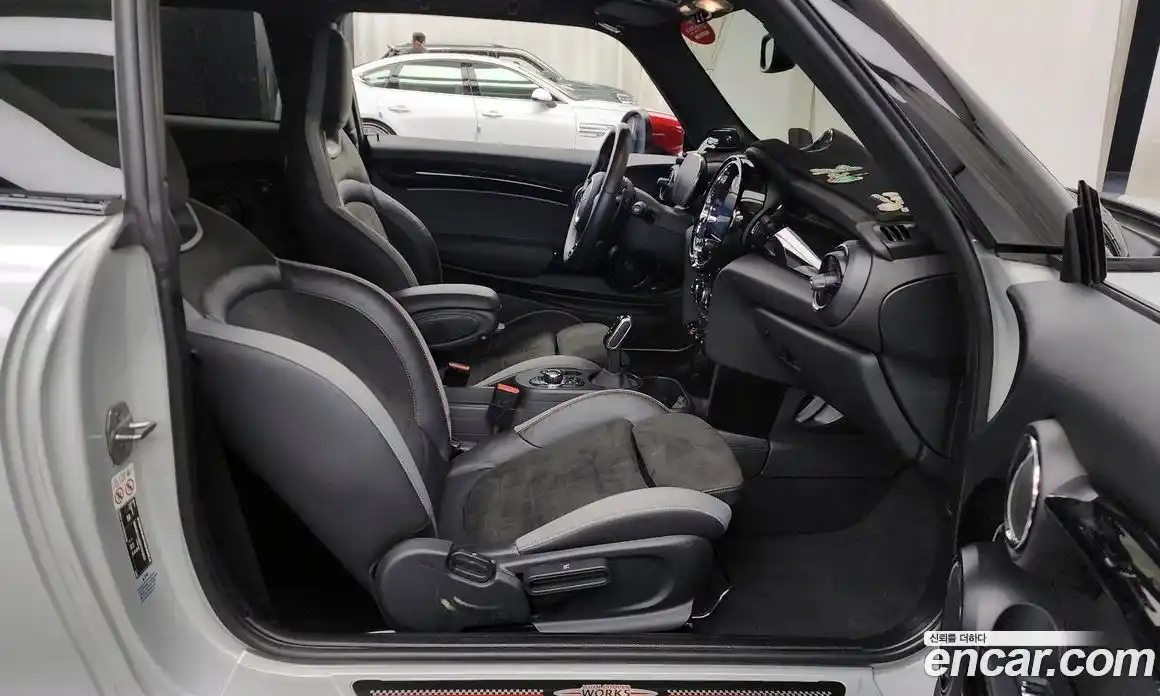 Mini Cooper 2023 2.0 Автомат в Москве № 546390, фото 11