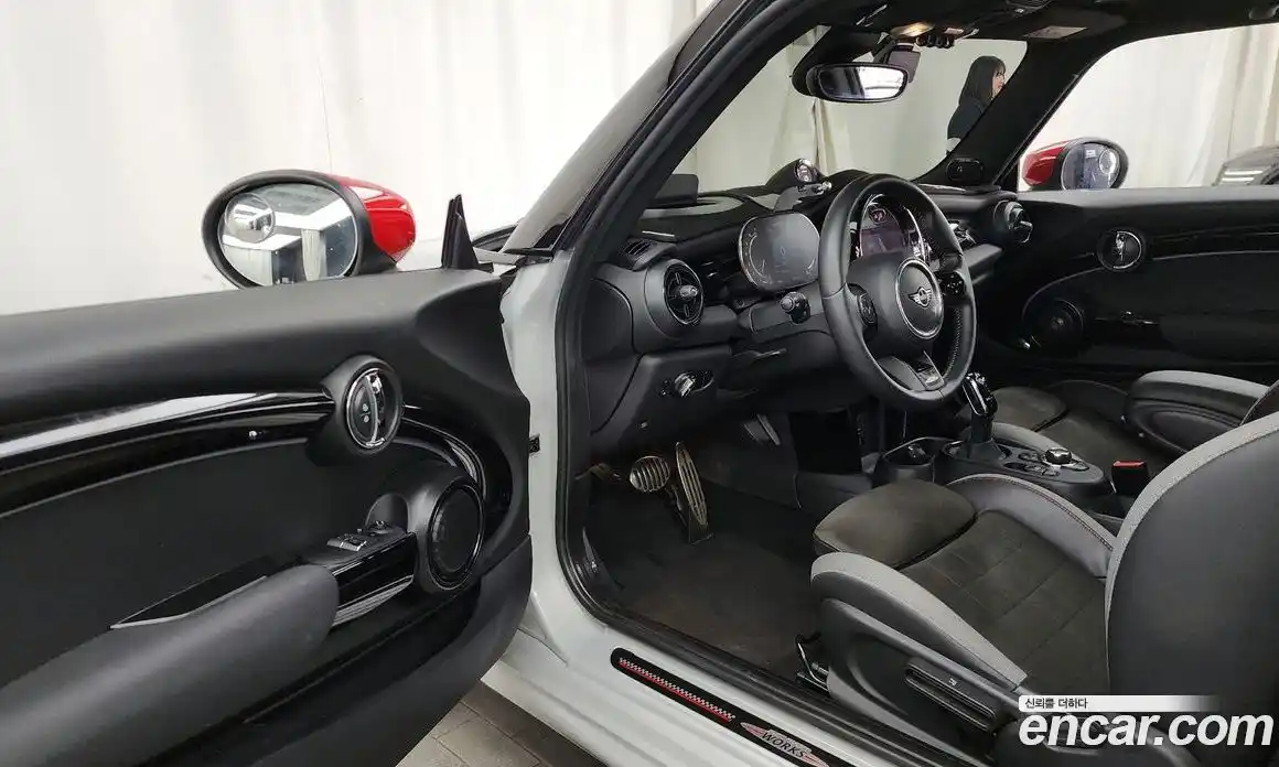 Mini Cooper 2023 2.0 Автомат в Москве № 546390, фото 10