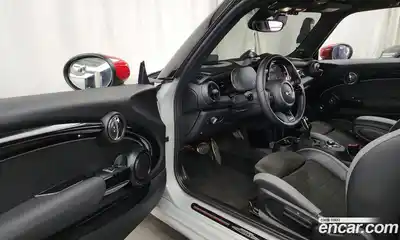 Mini Cooper 2023 2.0 Автомат в Москве № 546390, миниатюра 10