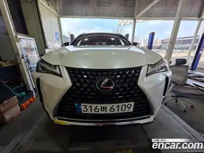 Lexus UX, 2019