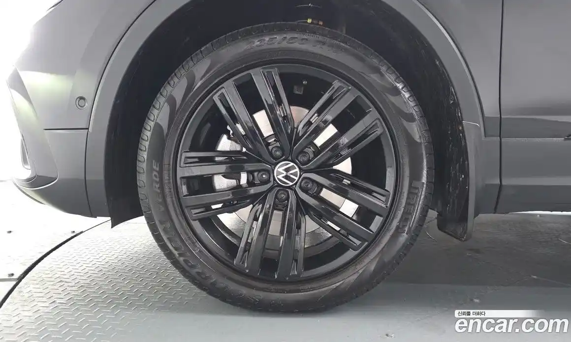 Volkswagen Tiguan 2024 2.0 Автомат в Москве № 547229, фото 4