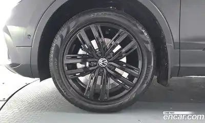 Volkswagen Tiguan 2024 2.0 Автомат в Москве № 547229, миниатюра 4