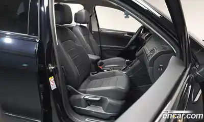 Volkswagen Tiguan 2024 2.0 Автомат в Москве № 547229, миниатюра 9