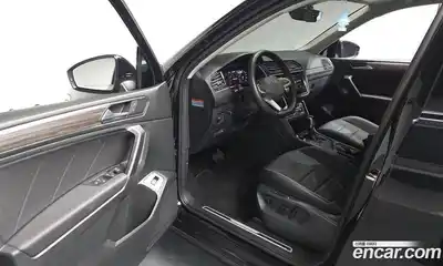 Volkswagen Tiguan 2024 2.0 Автомат в Москве № 547229, миниатюра 10