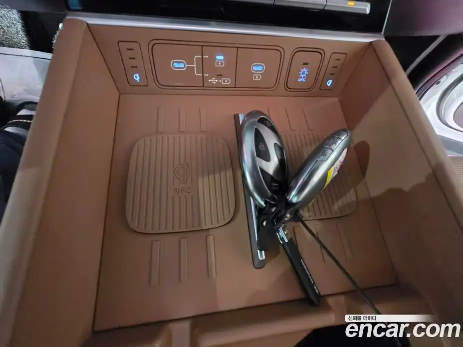 Hyundai Santa Fe 2024 1.6 Автомат в Москве № 562644, фото 13