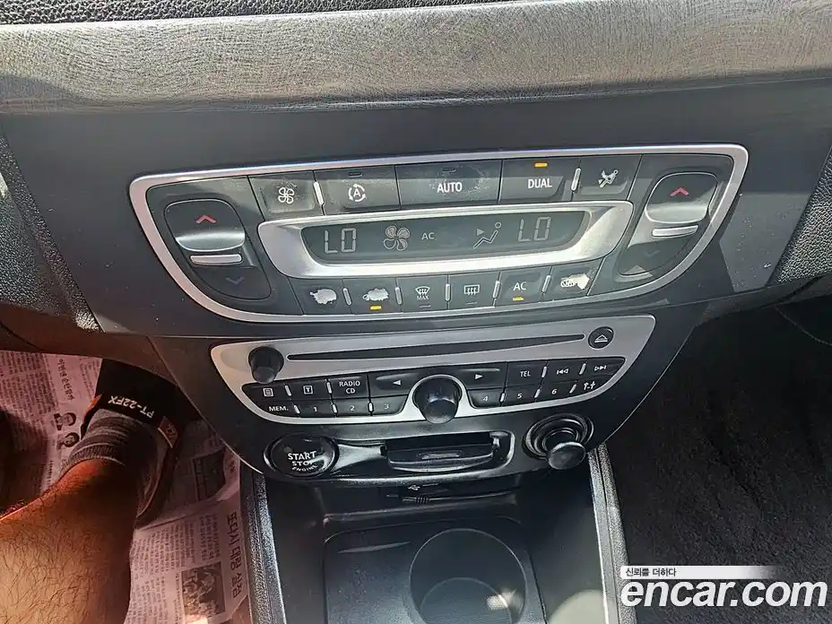 Renault SM3 2011 1.6 Автомат в Москве № 152809, фото 13