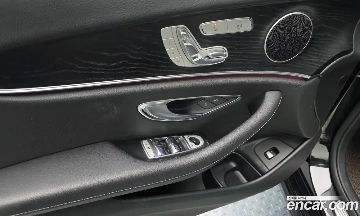 Mercedes-Benz E-Class 2020 1.9 Автомат в Москве № 161531, фото 14