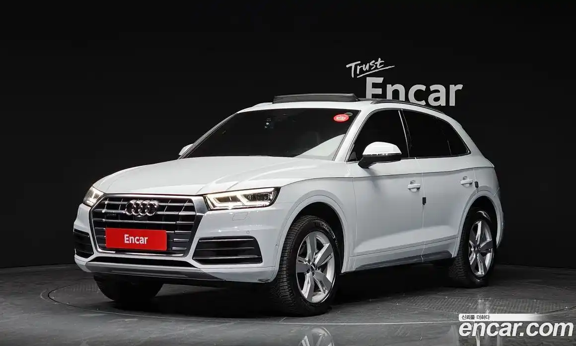 Audi Q5 2020 2.0 Автомат в Москве № 163370, фото 1