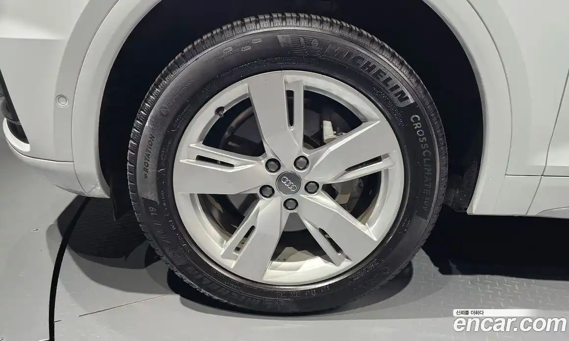 Audi Q5 2020 2.0 Автомат в Москве № 163370, фото 5