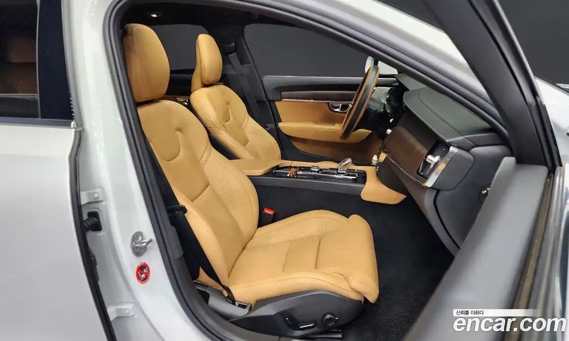 Volvo S90 2024 2.0 Автомат в Москве № 164310, фото 11