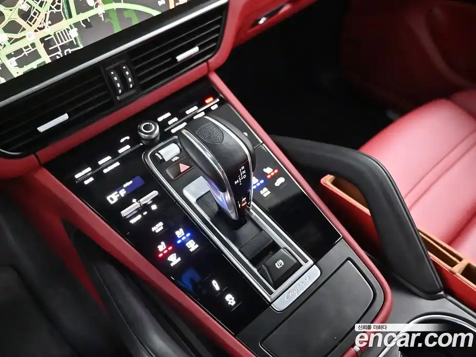 Porsche Cayenne 2023 3.0 Автомат в Москве № 165739, фото 9