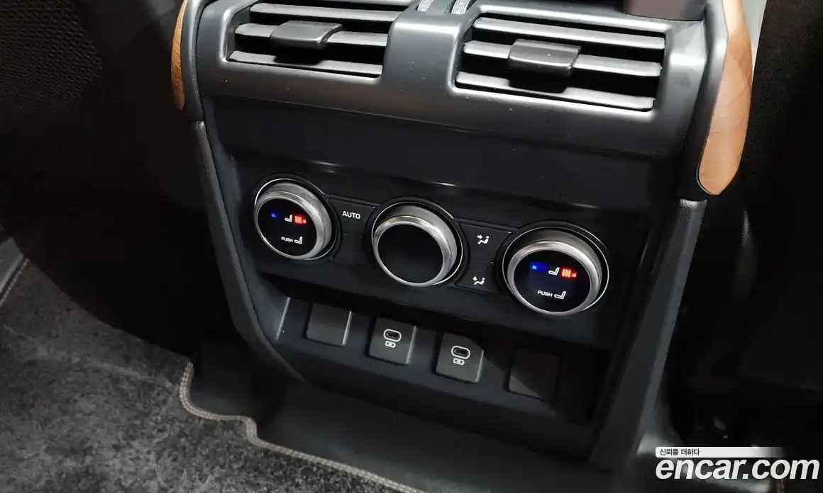 Land Rover Defender 2024 3.0 Автомат в Москве № 166010, фото 18