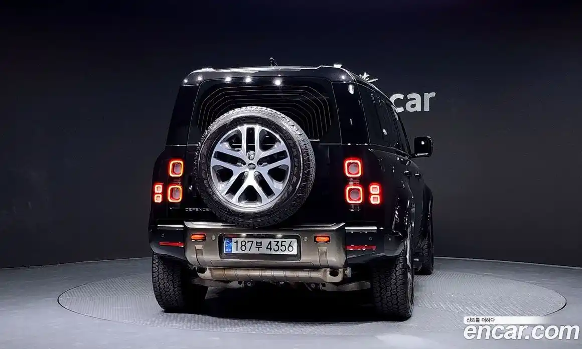 Land Rover Defender 2024 3.0 Автомат в Москве № 166010, фото 4