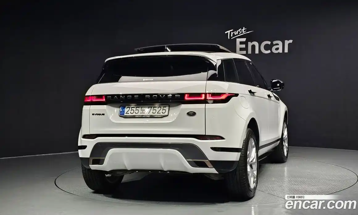 Land Rover Range-Rover Evoque 2023 2.0 Автомат в Москве № 166053, фото 4