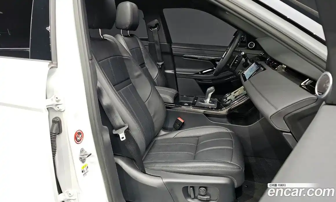 Land Rover Range-Rover Evoque 2023 2.0 Автомат в Москве № 166053, фото 10