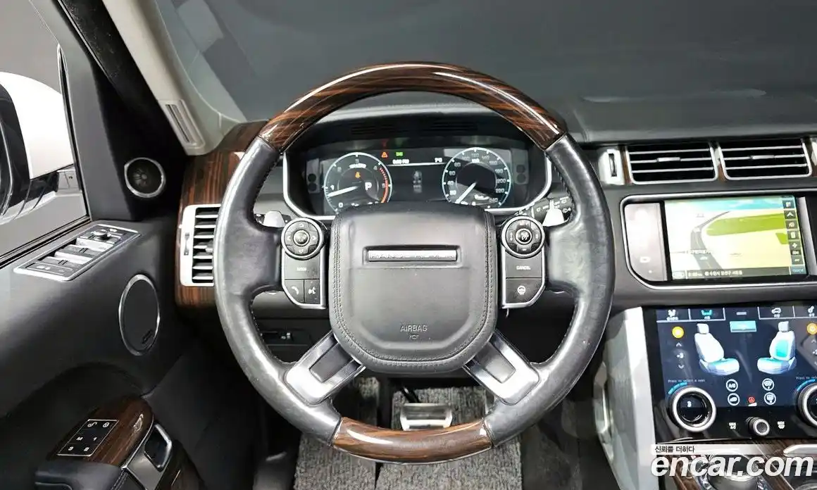 Land Rover Range-Rover 2015 4.4 Автомат в Москве № 166496, фото 13