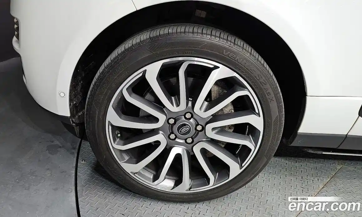 Land Rover Range-Rover 2015 4.4 Автомат в Москве № 166496, фото 5