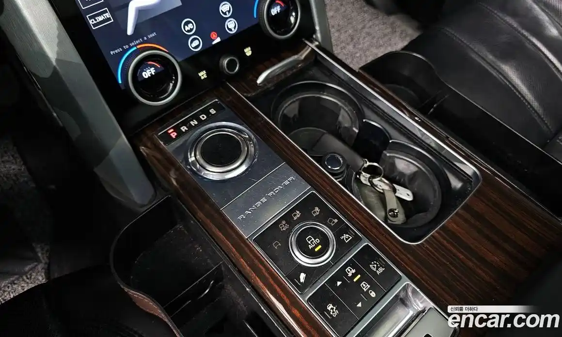 Land Rover Range-Rover 2015 4.4 Автомат в Москве № 166496, фото 9