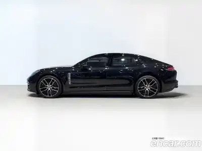 Porsche Panamera, 2023